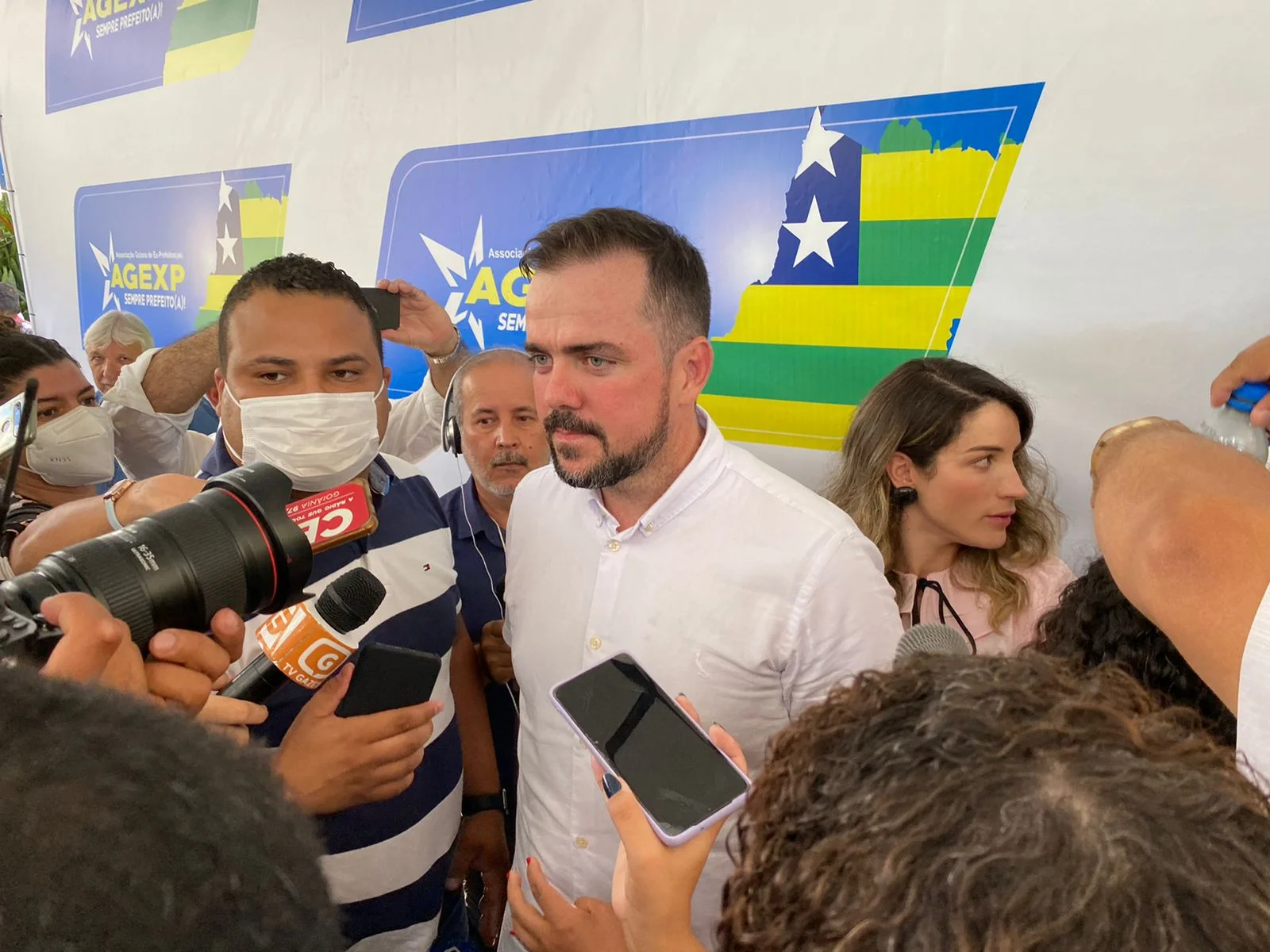 Mendanha promete escolher novo partido na próxima semana