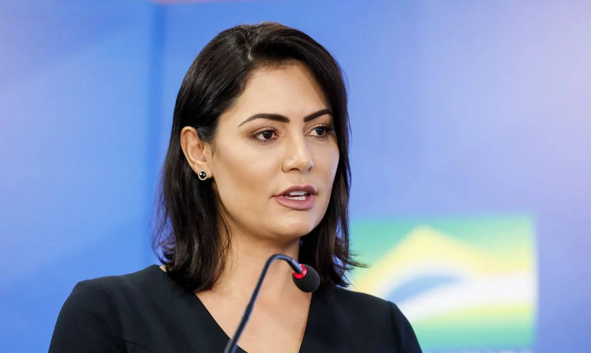 Michelle Bolsonaro defende Milton Ribeiro e diz que ele é ‘uma pessoa honesta’