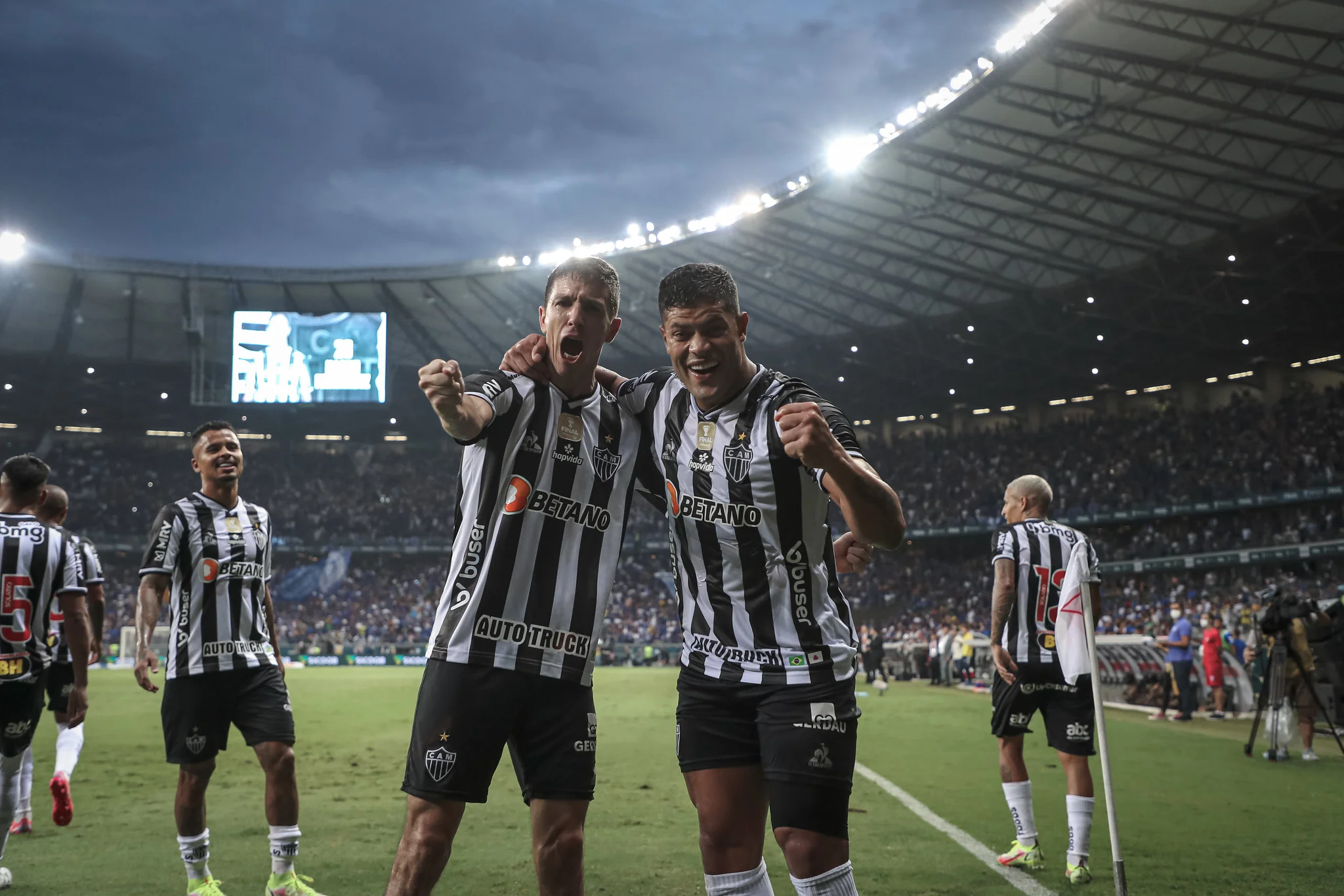 Atlético-MG vence Cruzeiro por 3 a 1 e conquista tricampeonato Mineiro