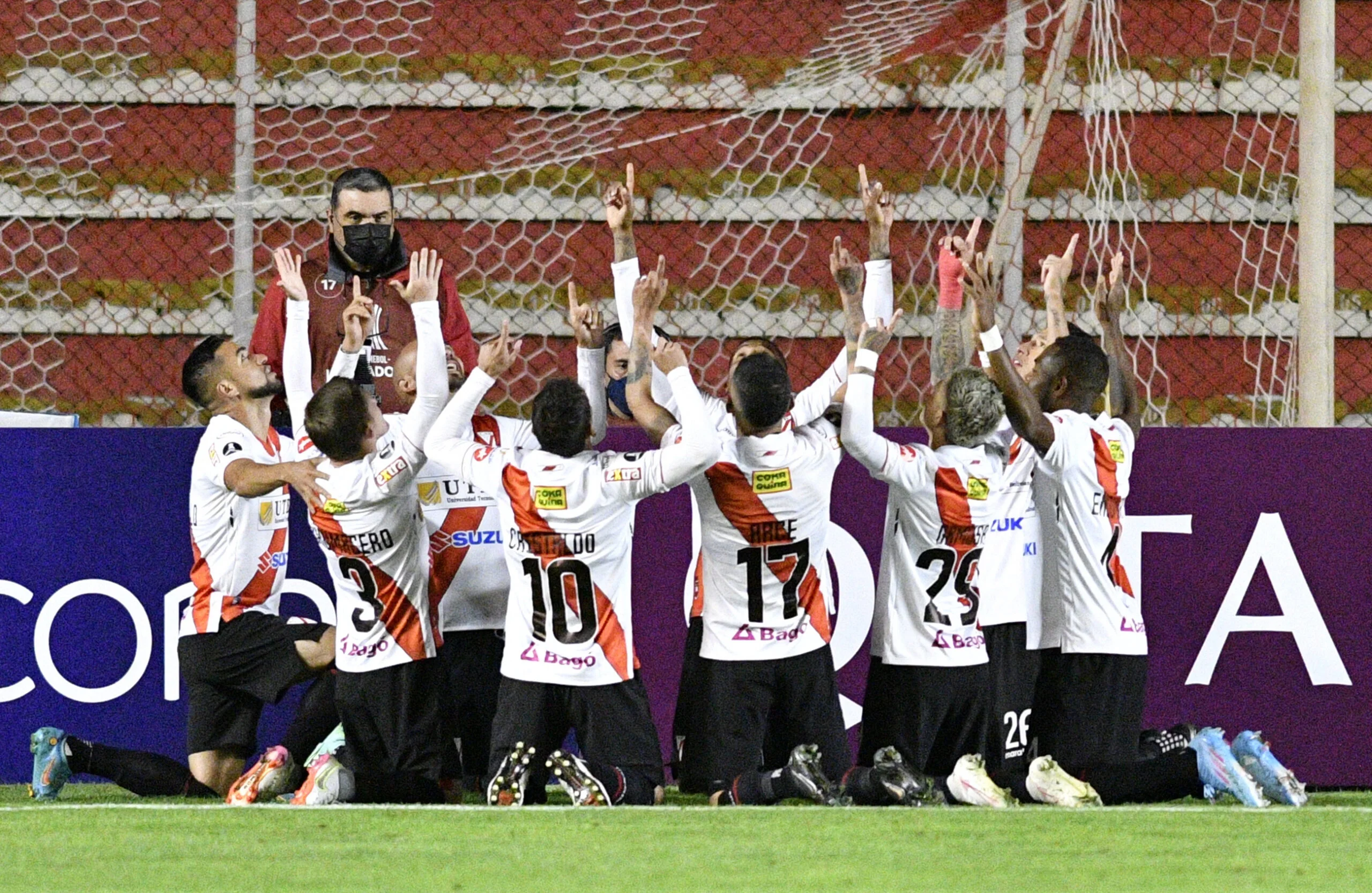 Corinthians larga na Libertadores com derrota para o modesto Always Ready