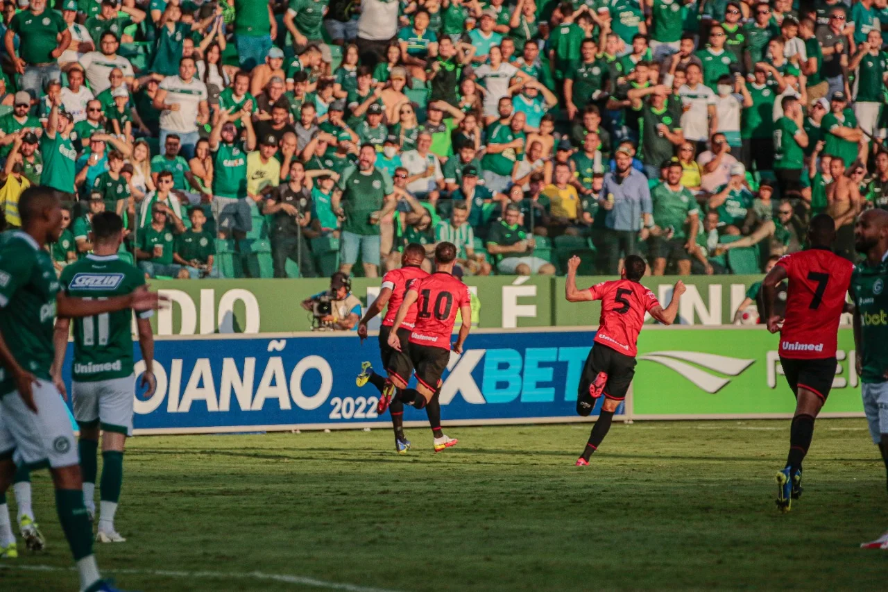 No dia do seu aniversário, Atlético vence de virada do Goiás e conquista o título do Goianão