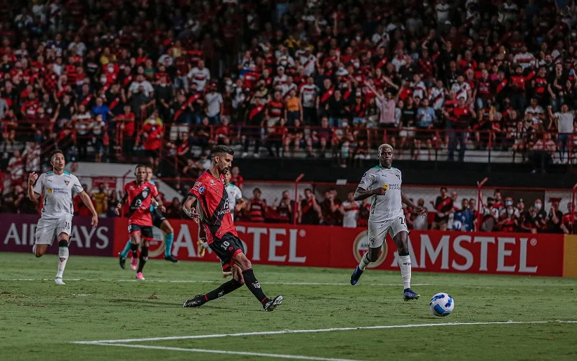 Atlético-GO goleia LDU do Equador no Accioly em estreia na Copa Sul-Americana