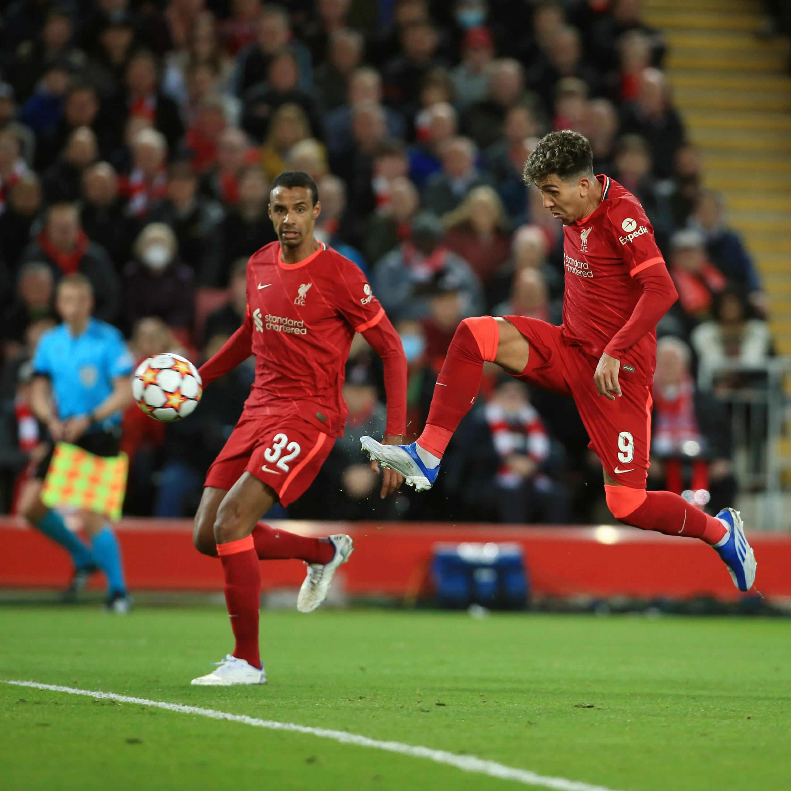 Com 2 de Firmino, Liverpool empata com Benfica e avança para semifinal