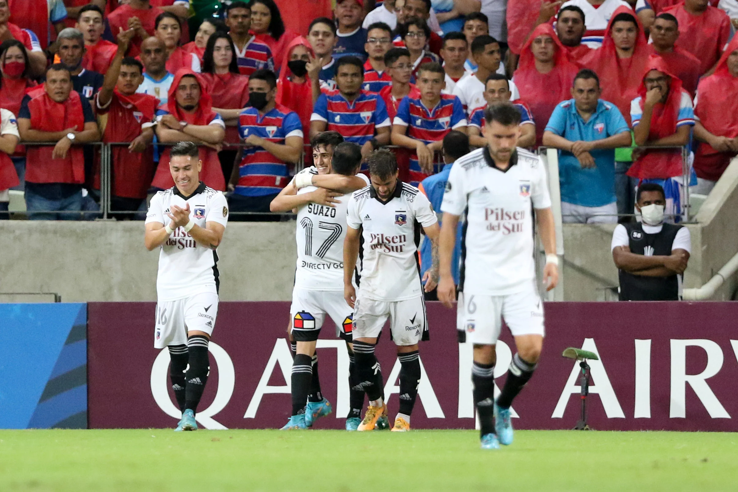 Fortaleza estreia na Libertadores com derrota para o Colo Colo no lotado Castelão