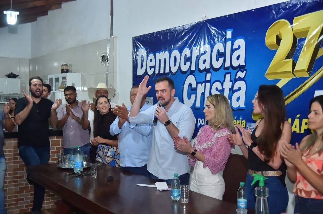 Em Anápolis, Gustavo Mendanha recebe apoio de Romário Policarpo e demais lideranças