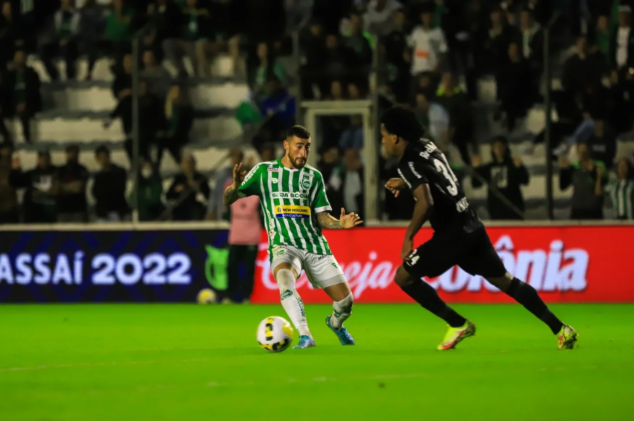 Renan faz contra e a favor e salva Red Bull Bragantino de derrota para Juventude