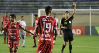 Com um jogador a mais, Vila Nova sofre empate nos acréscimos e segue no Z-4 da Série B