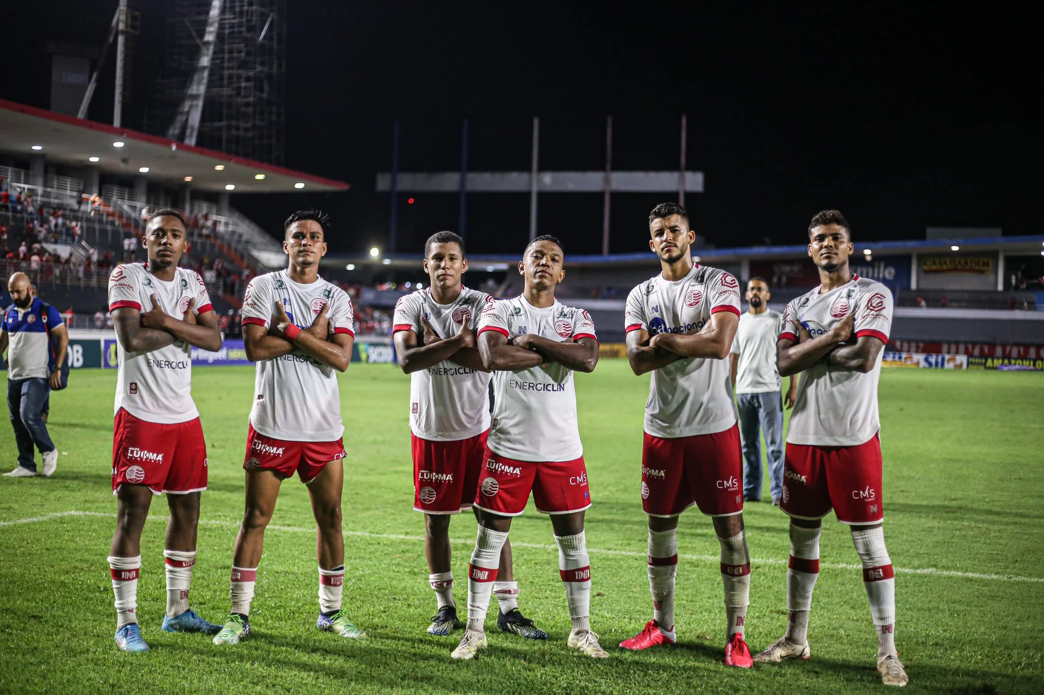 CRB sai na frente, mas leva virada do Náutico no Rei Pelé