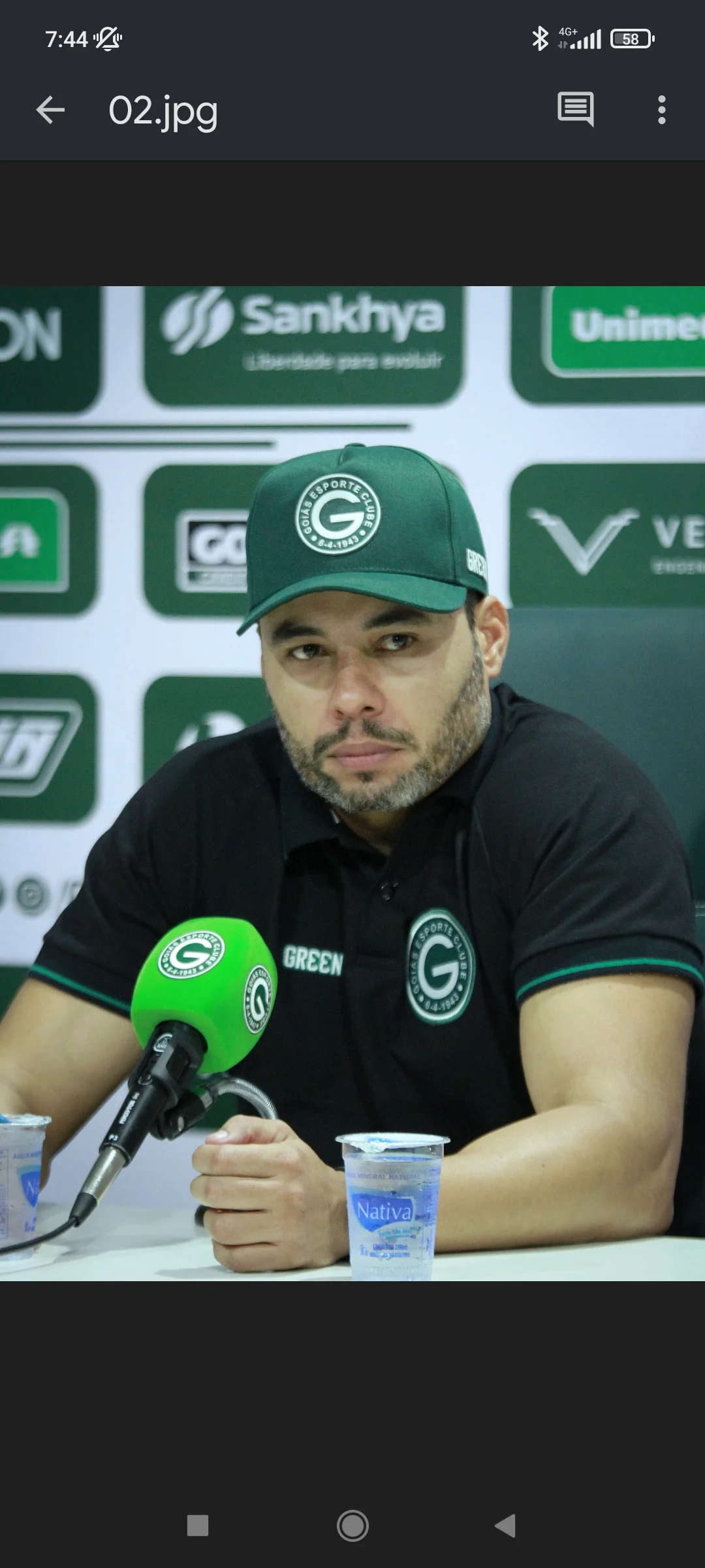 Jair Ventura explica opção por Elvis sem chances no time titular do Goiás: “Treinador sou eu”