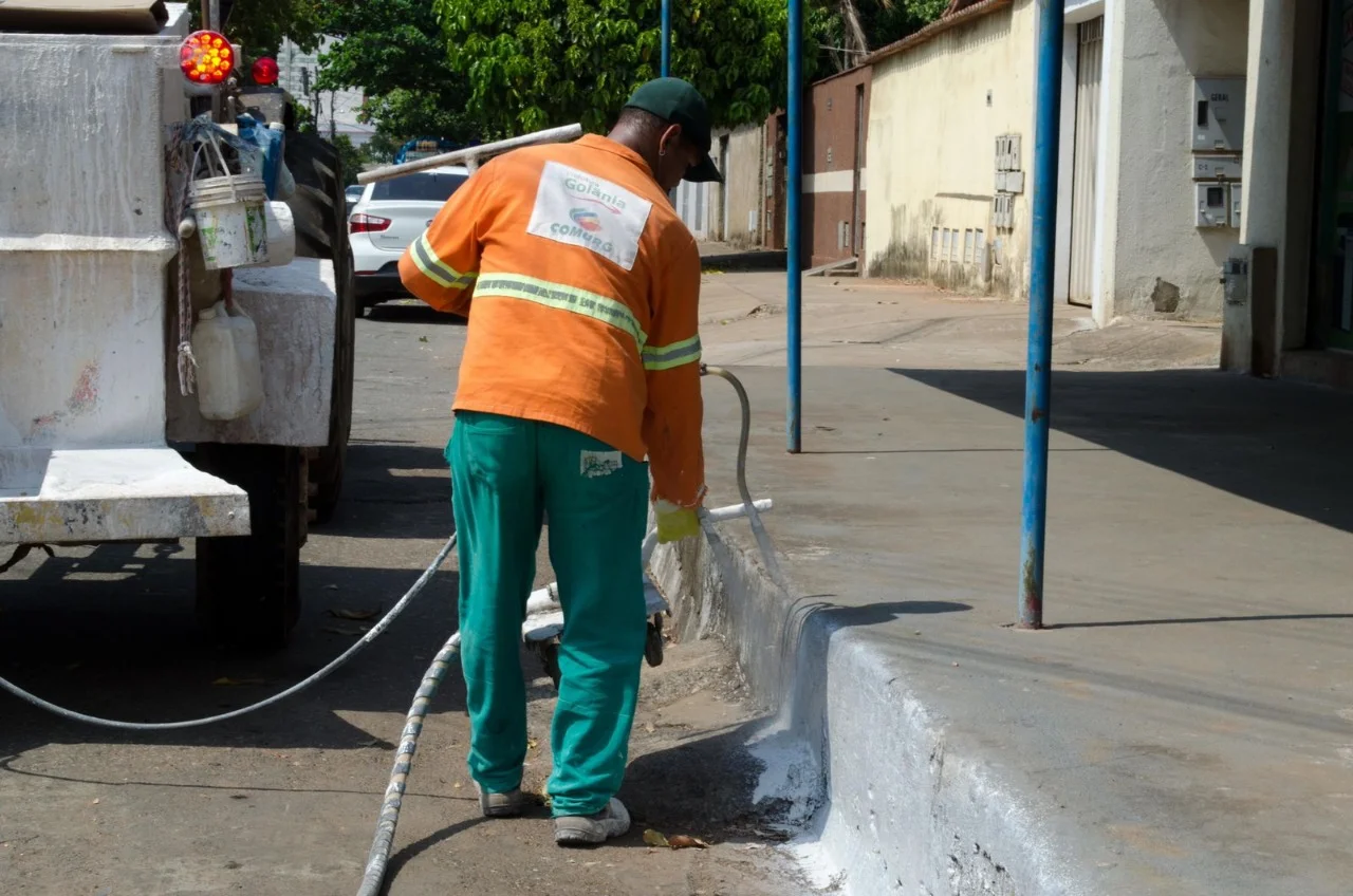 Mais de 300 mil metros quadrados de meio-fio são pintados em Goiânia no primeiro trimestre de 2022