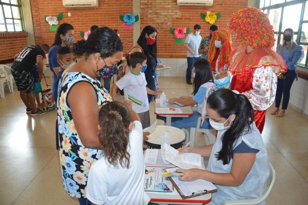 6 mil crianças são vacinadas contra a Covid-19 em instituições de ensino de Goiânia