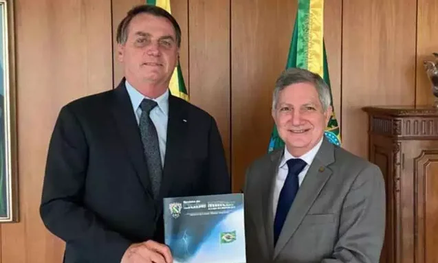 Presidente do Clube Militar do RJ critica STF e elogia decreto de indulto