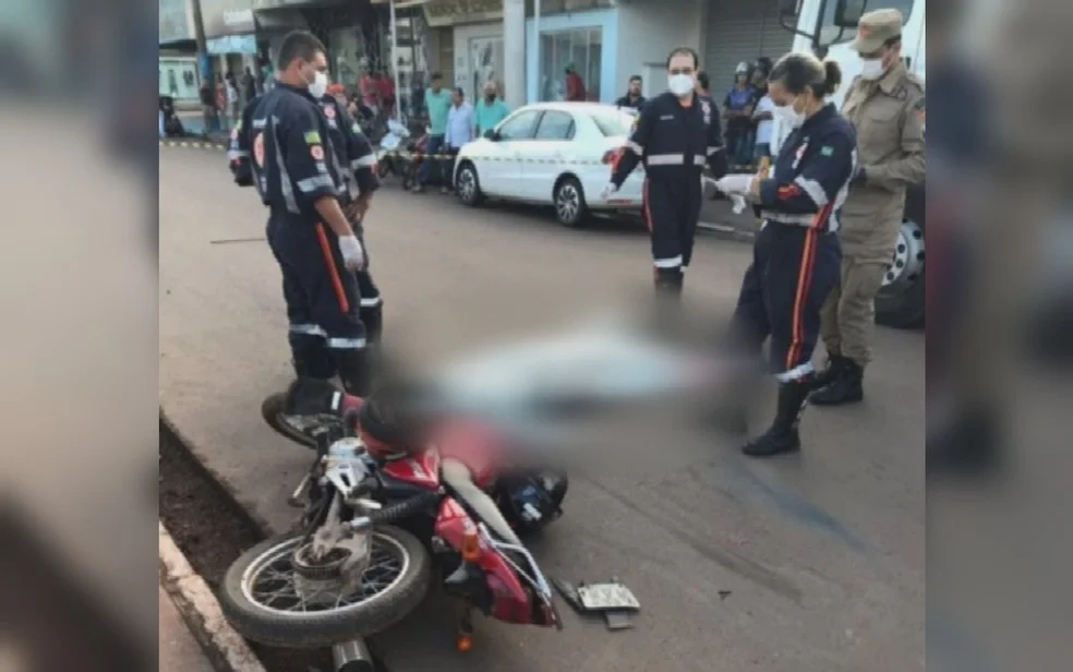 Criança morre atropelada após cair da garupa da moto do padrasto, em Porangatu