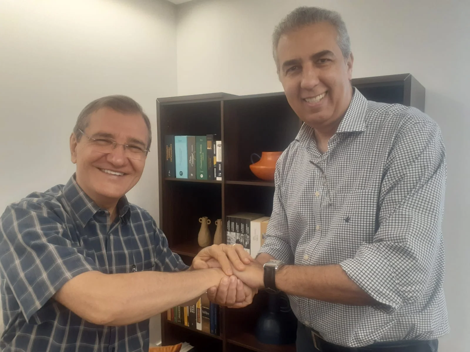 Com José Eliton e Wolmir Amado, PT, PSB, PCdoB e PV estabelecem prazo para definição de candidato