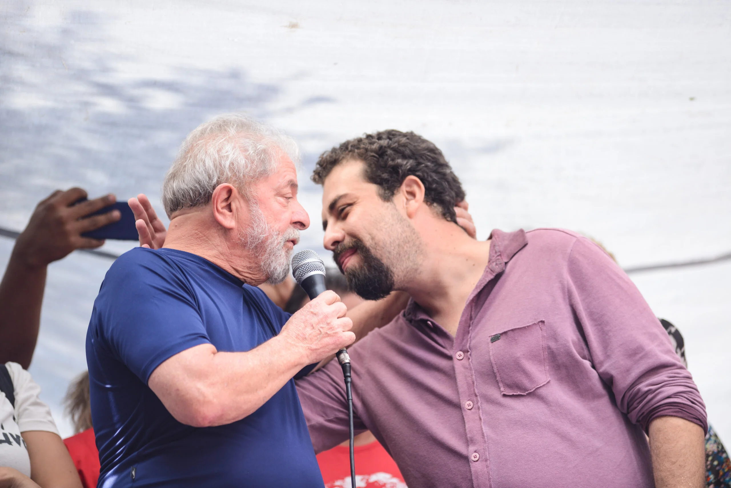 Diretório Nacional do PSOL aprova apoio a Lula