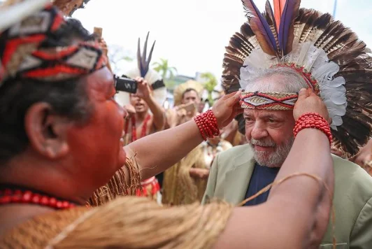 Lula promete ministério para indígenas e ‘revogaço’ de decretos de Bolsonaro