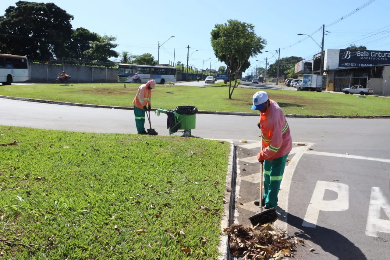 Quase 400 mil km de vias receberam serviço varrição em Goiânia, em 2022