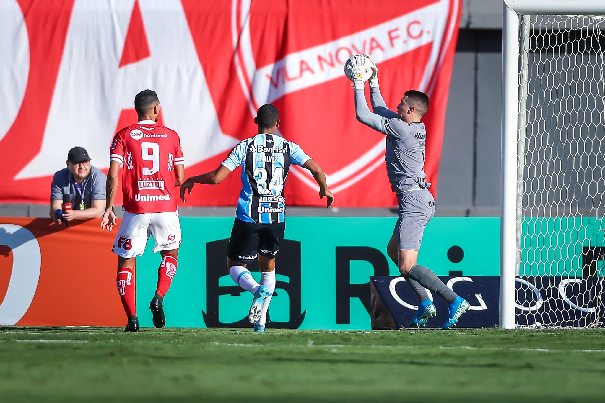 Vila Nova empata com Grêmio no Serra Dourada, segue sem empolgar e dentro do Z-4 na Série B