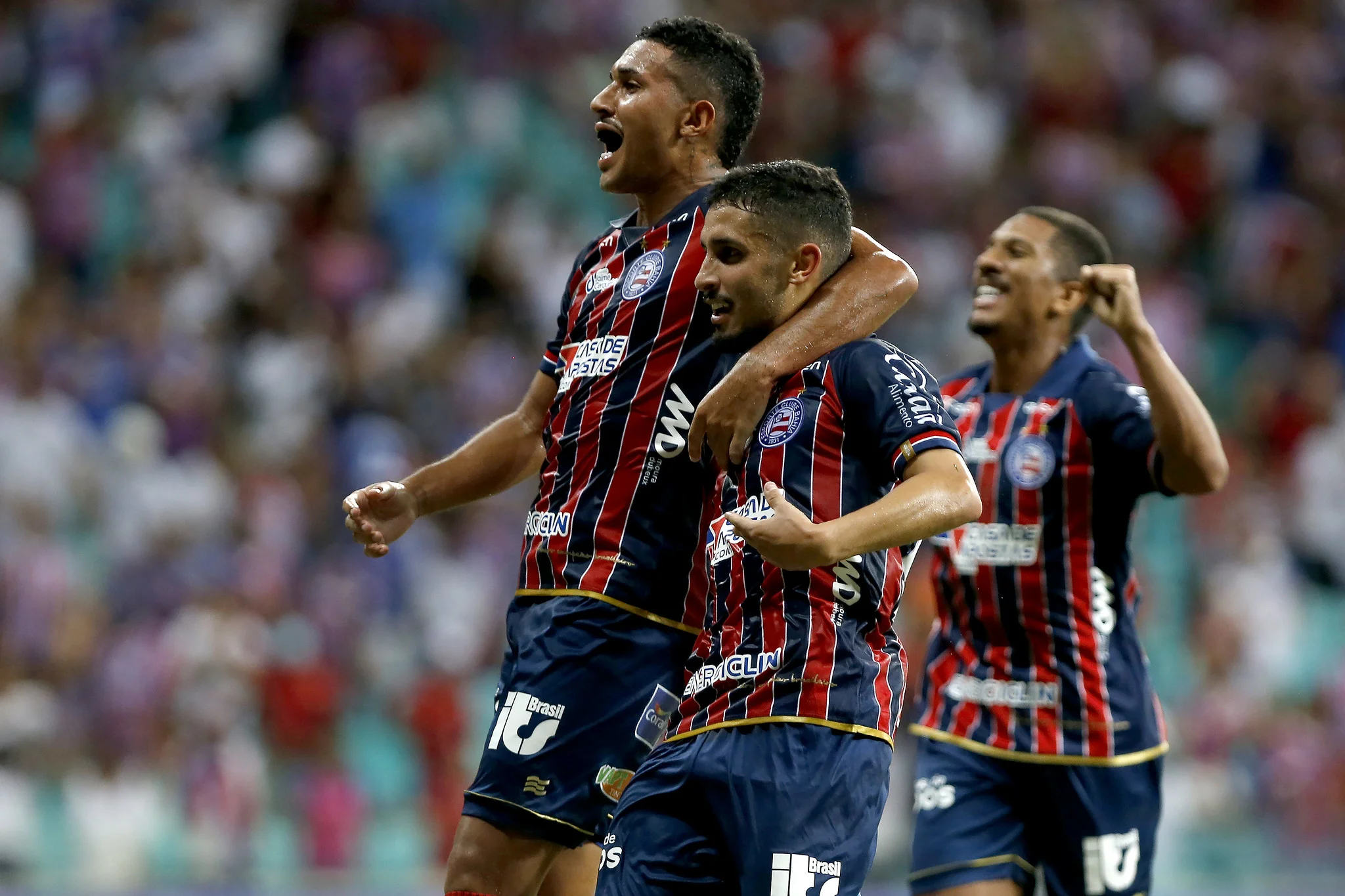 Bahia domina jogo do começo ao fim, goleia Londrina e retoma liderança da Série B