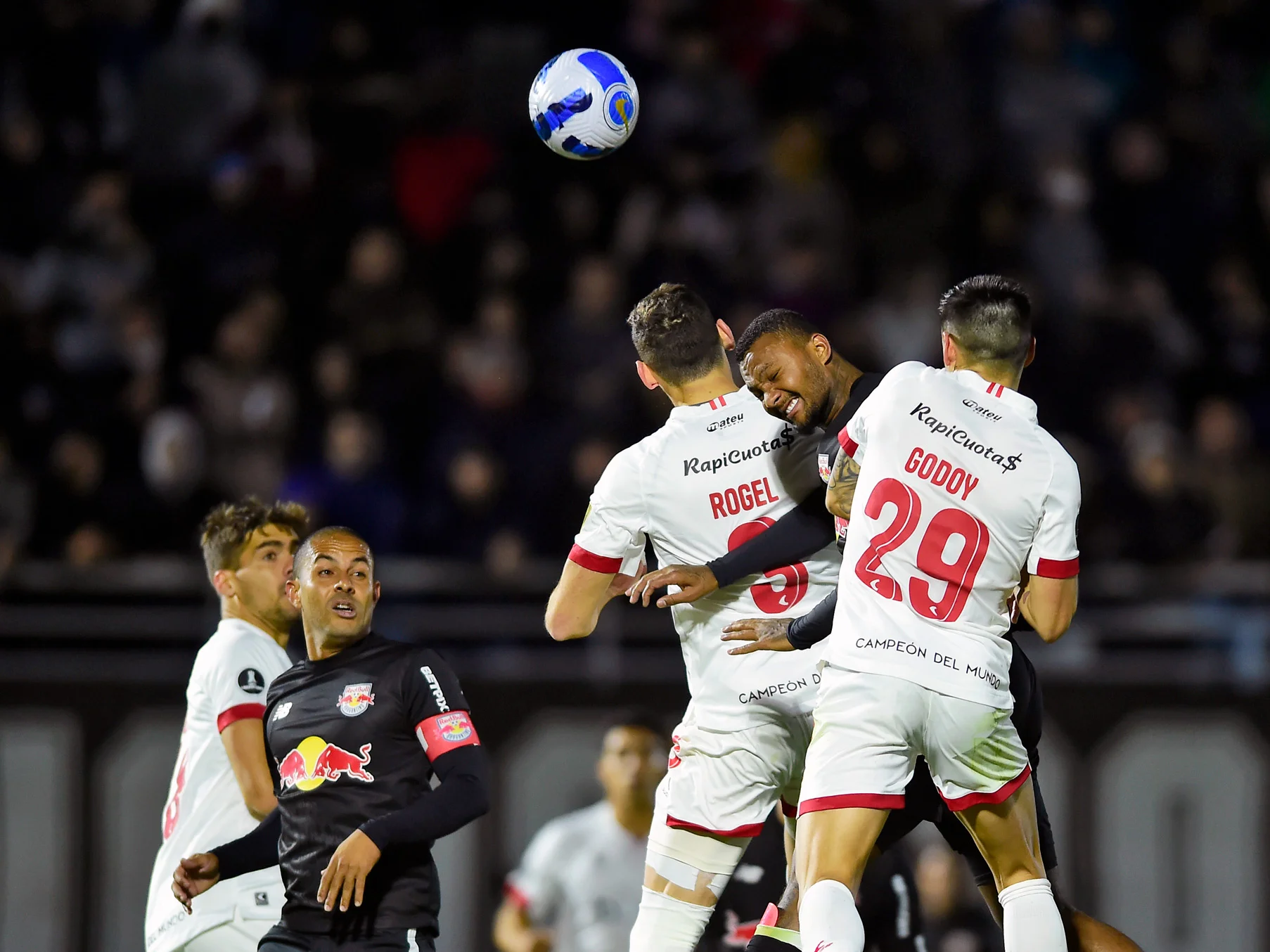 Red Bull Bragantino perde em casa para Estudiantes e se complica na Libertadores