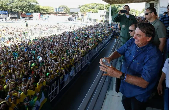 Bolsonaro fala ‘meu Nordeste’ e exalta transposição em curral eleitoral de Lula