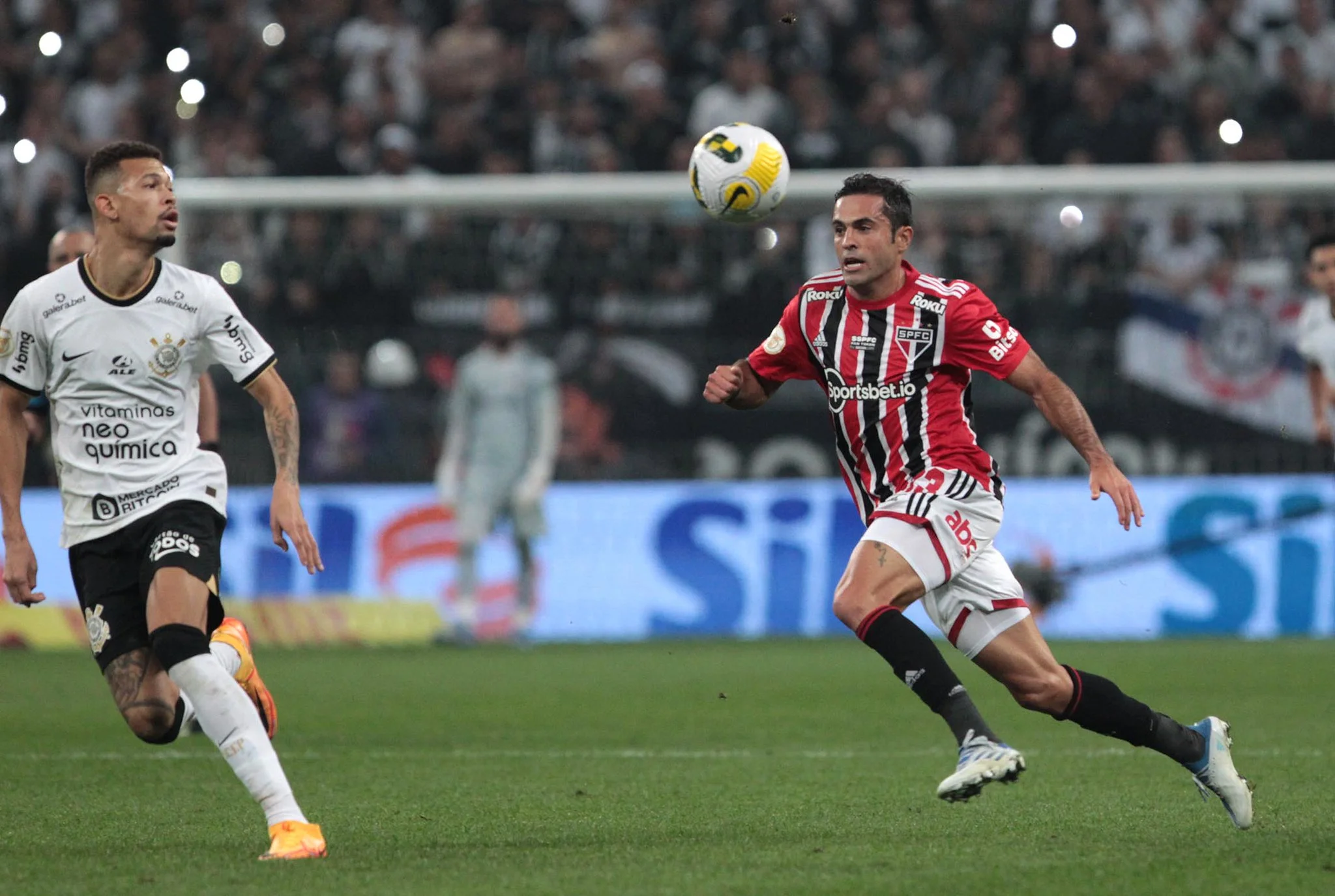 Corinthians empata e mantém tabu de não perder para o São Paulo em sua arena