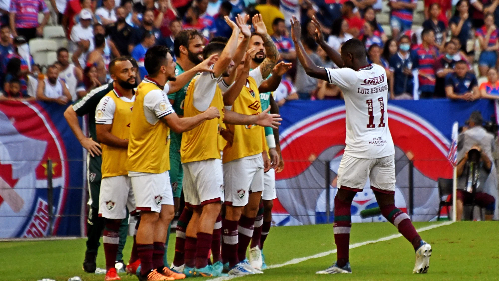 Goleiro Fábio salva e Fluminense vence Fortaleza no Castelão