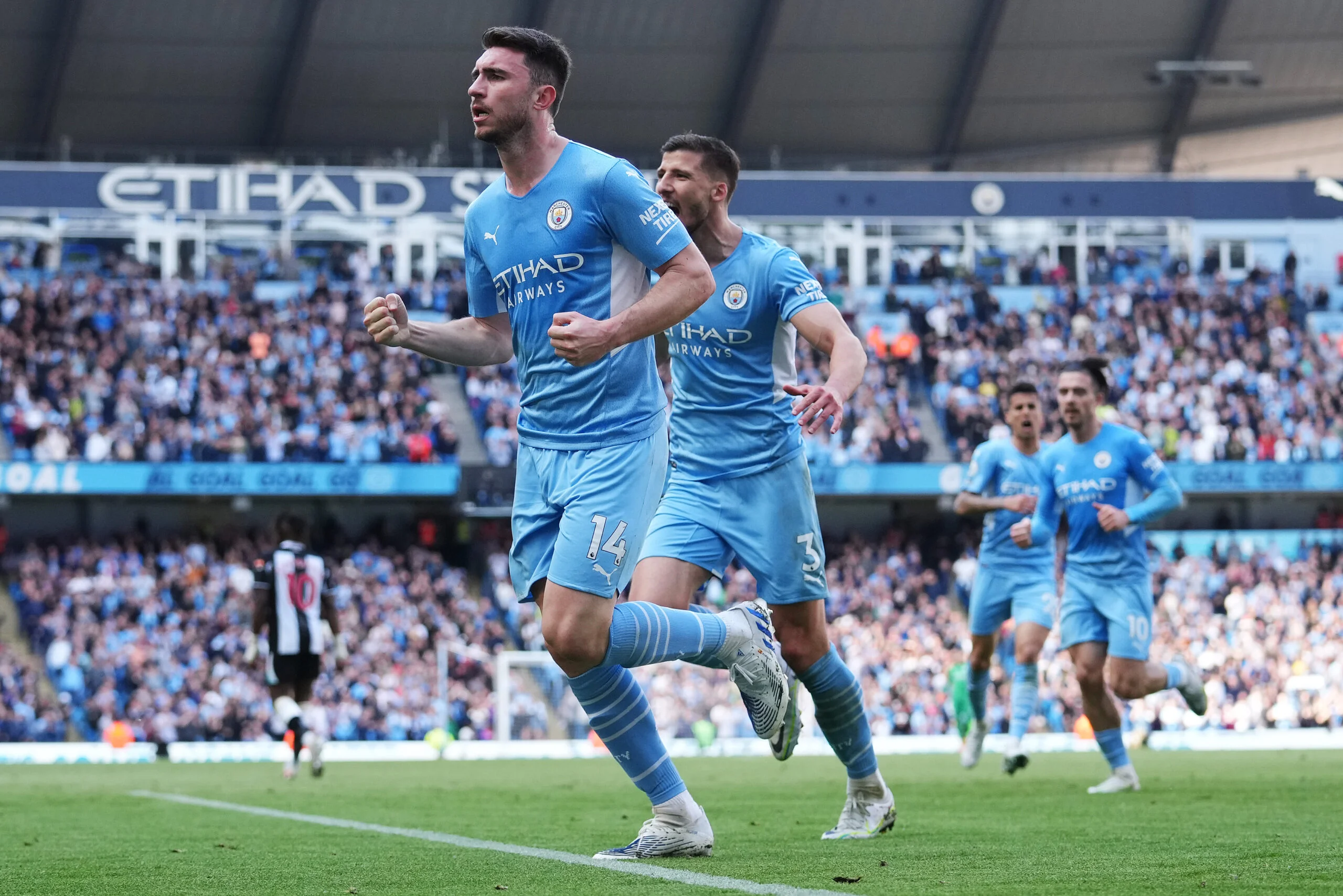 Manchester City sobra contra Newcastle, abre 3 pontos e fica perto do título