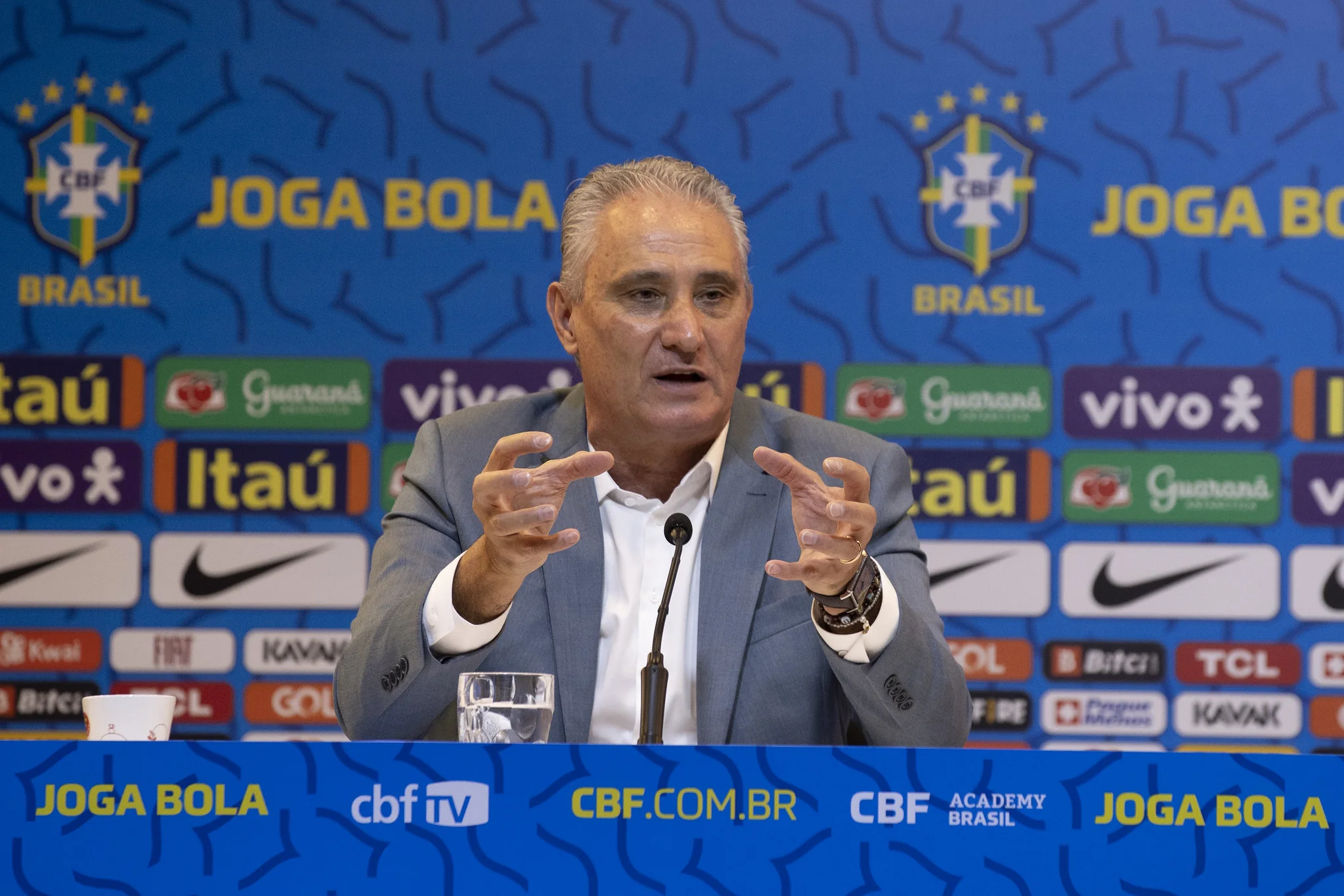 Tite convoca Danilo, do Palmeiras, e oito atacantes para amistosos da seleção