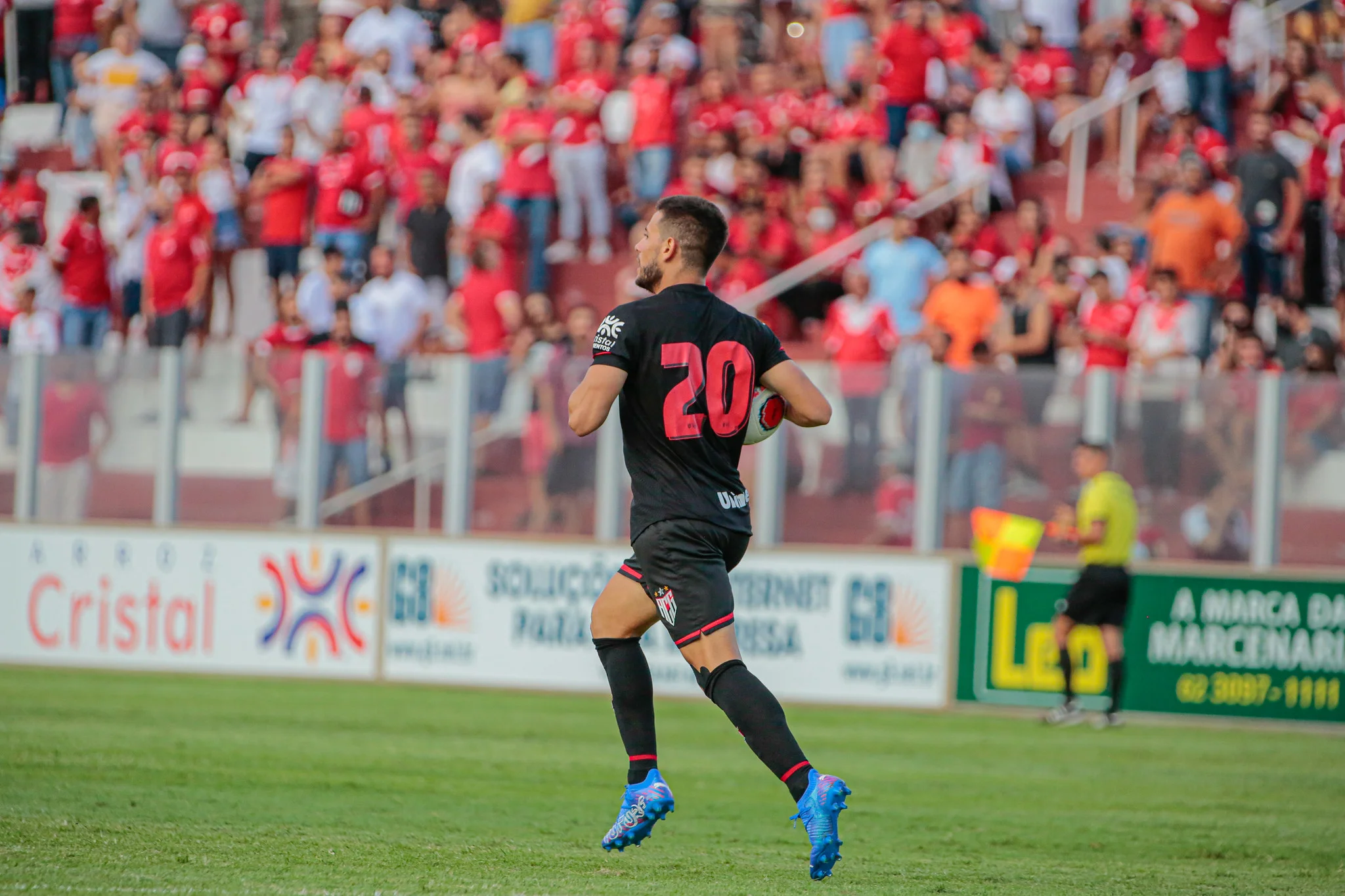 Atacante acerta rescisão de contrato com Atlético-GO e vai defender time da Série B