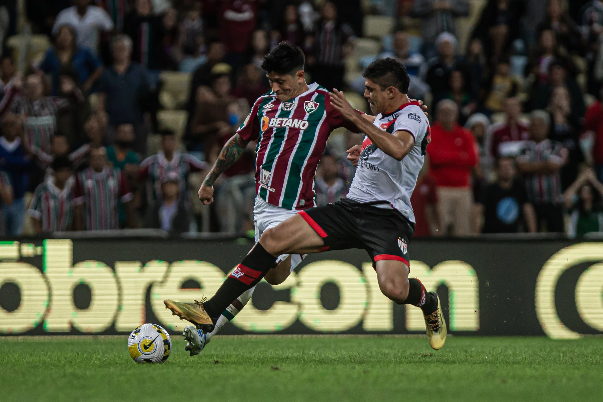 Atlético-GO vence Fluminense e deixa zona do rebaixamento no Brasileiro Série A