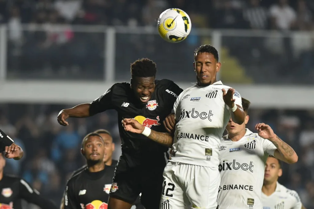 Santos abre 2 a 0, cede empate ao Bragantino e soma 5º jogo sem ganhar em casa