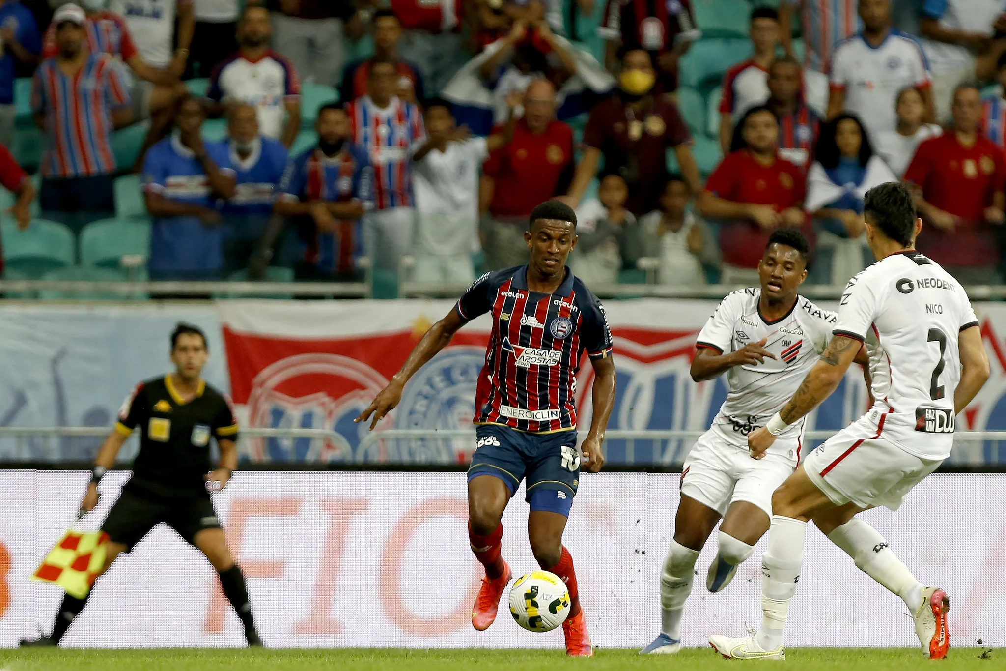 Athletico-PR vence Bahia fora de casa e abre vantagem por vaga na Copa do Brasil