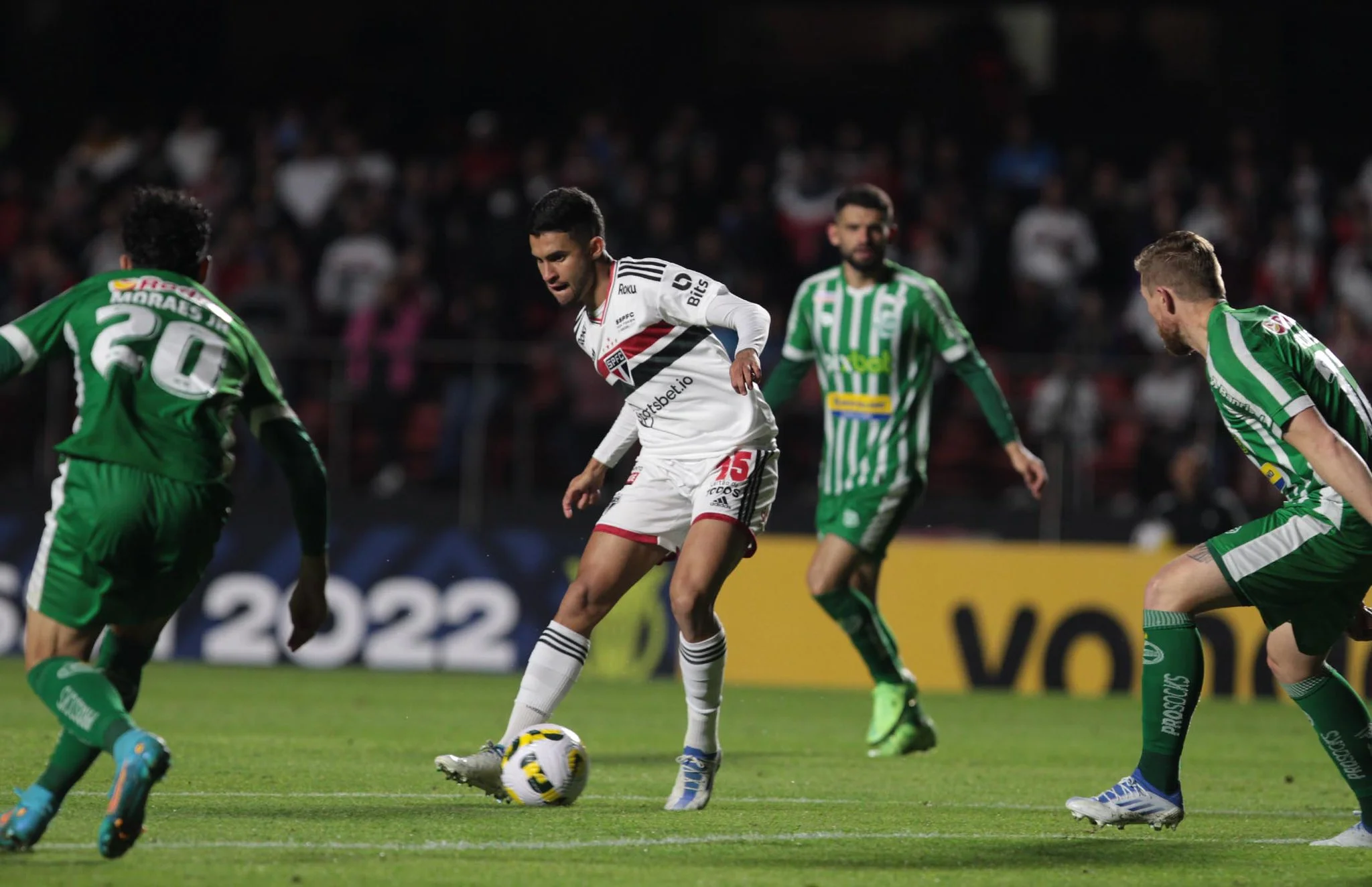 São Paulo peca nas conclusões e apenas empata sem gols com o Juventude no Morumbi