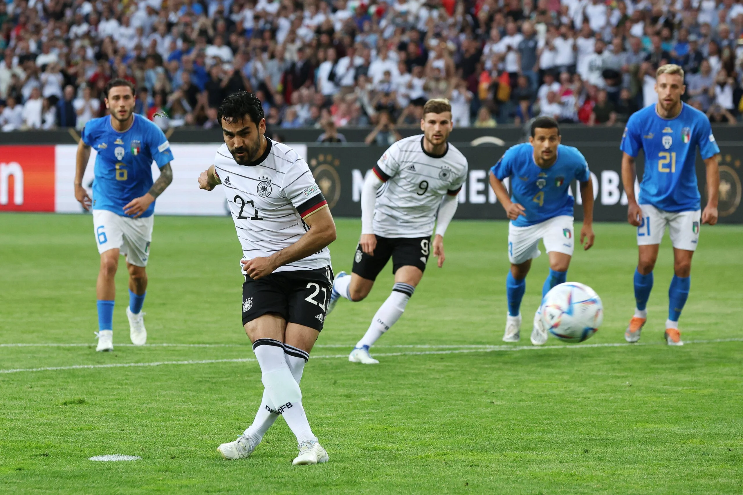 Alemanha goleia Itália na Liga das Nações por 5 a 2; Hungria faz 4 na Inglaterra