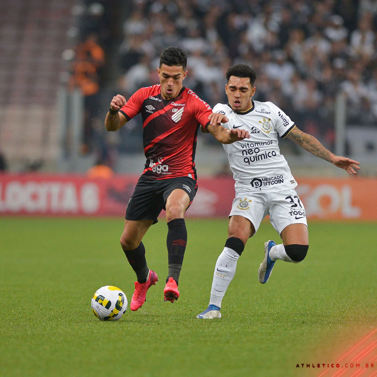 Corinthians sai na frente com golaço de Guedes, mas cede empate ao Athletico-PR