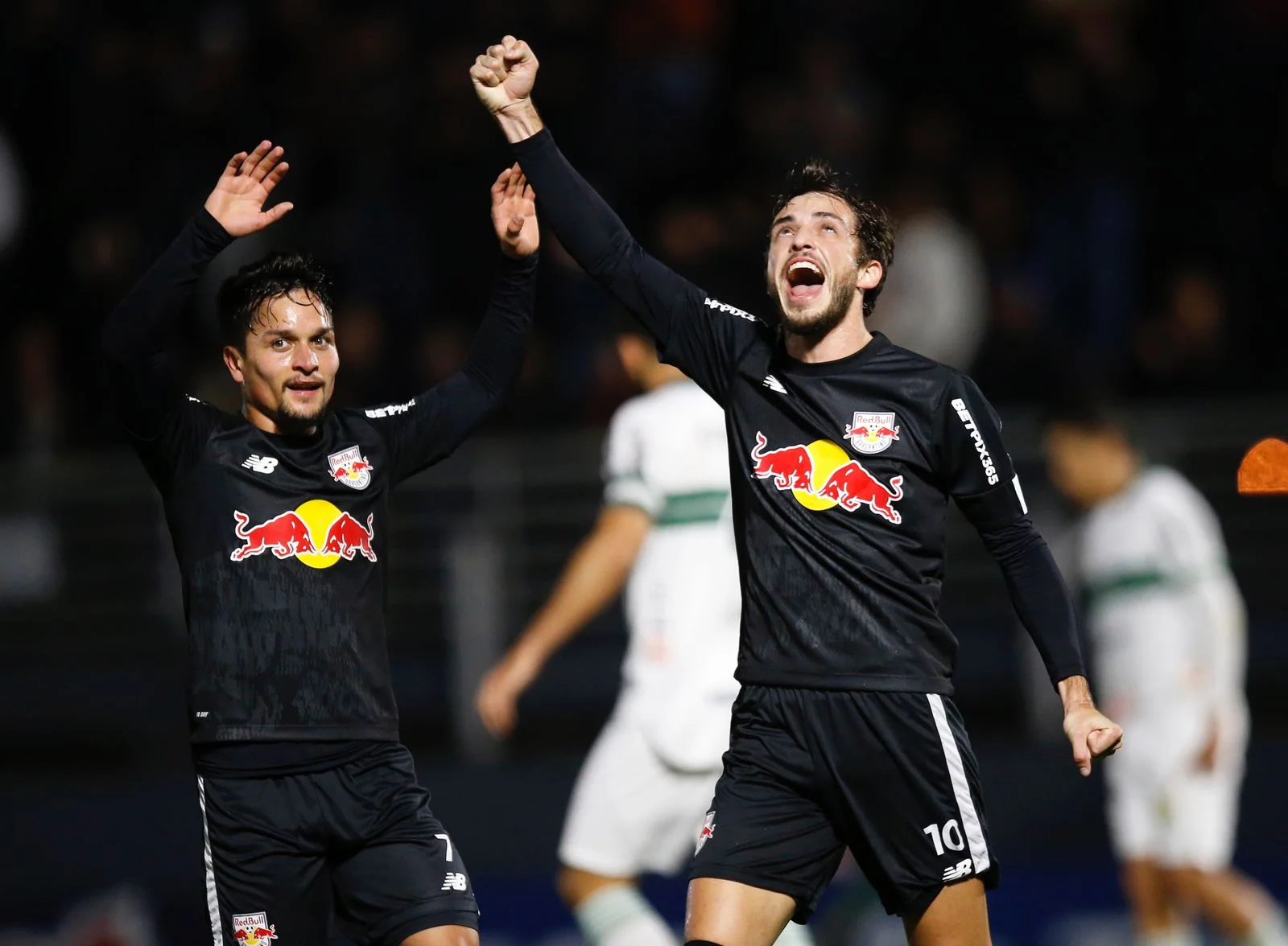 Red Bull Bragantino derrota time alternativo do Coritiba e se aproxima do G-4