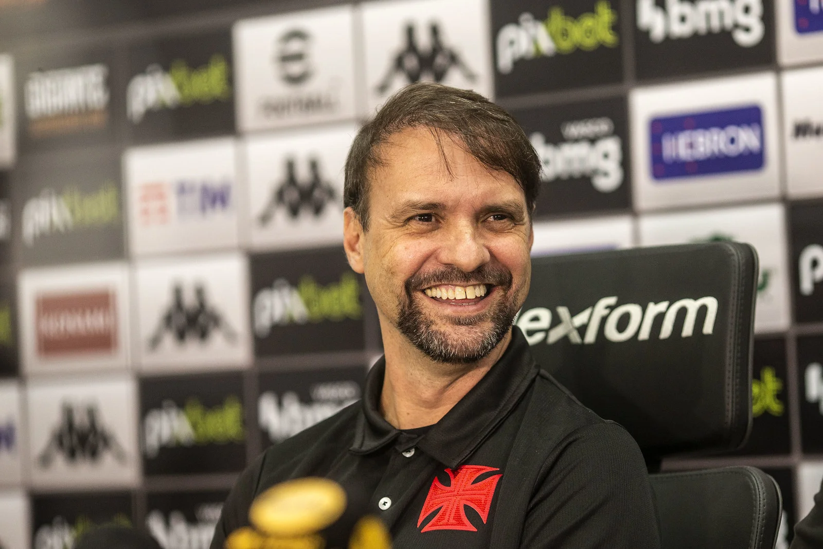 Maurício Souza assume Vasco e promete reverter rejeição de parte da torcida