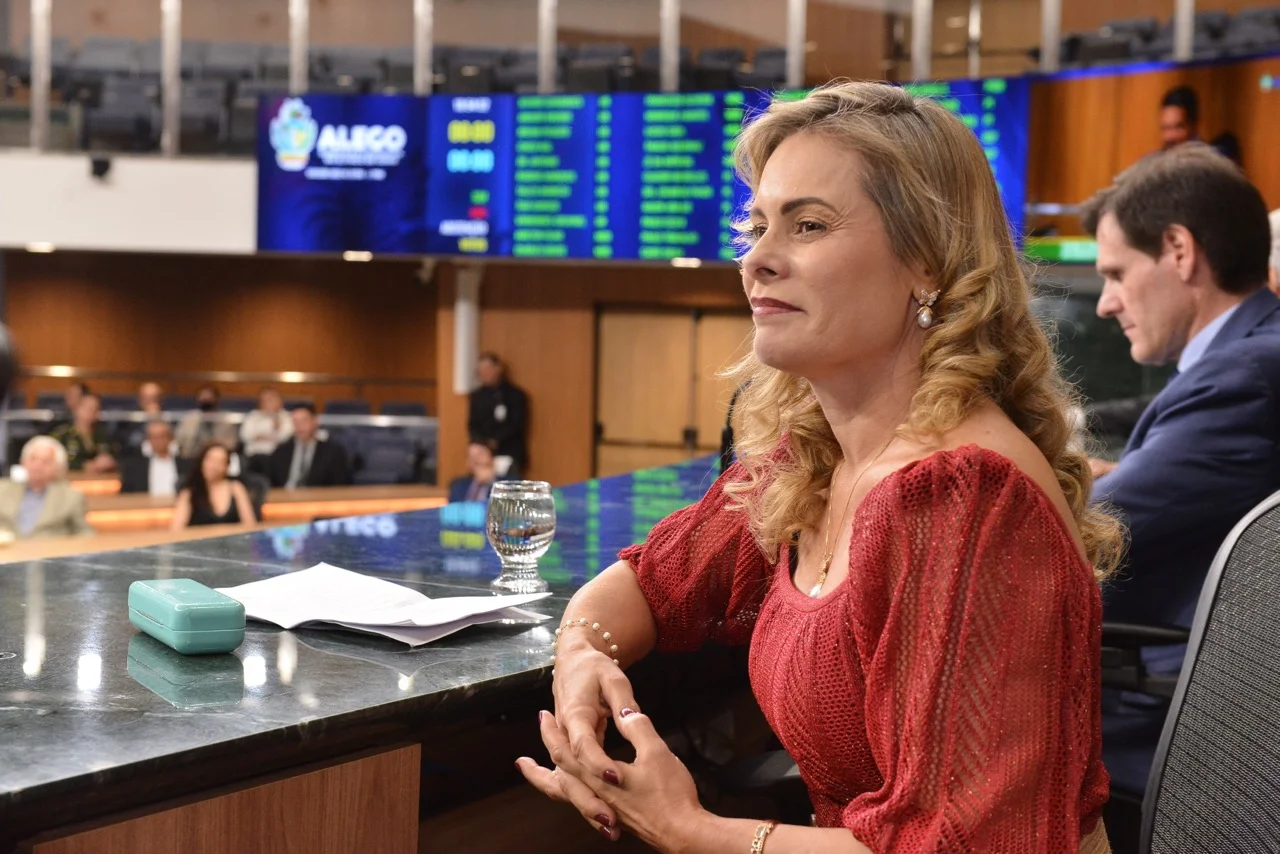 Cristiane Schmidt é homenageada com Título de Cidadã Goiana