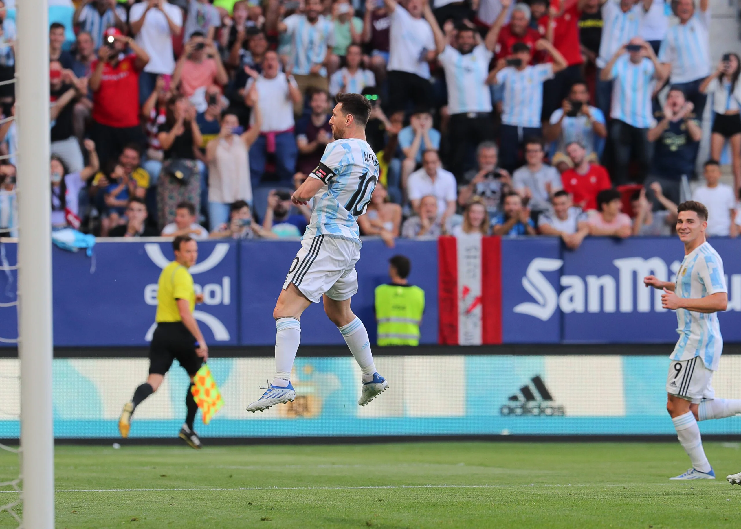 Messi faz cinco e comanda goleada da Argentina sobre a Estônia em amistoso