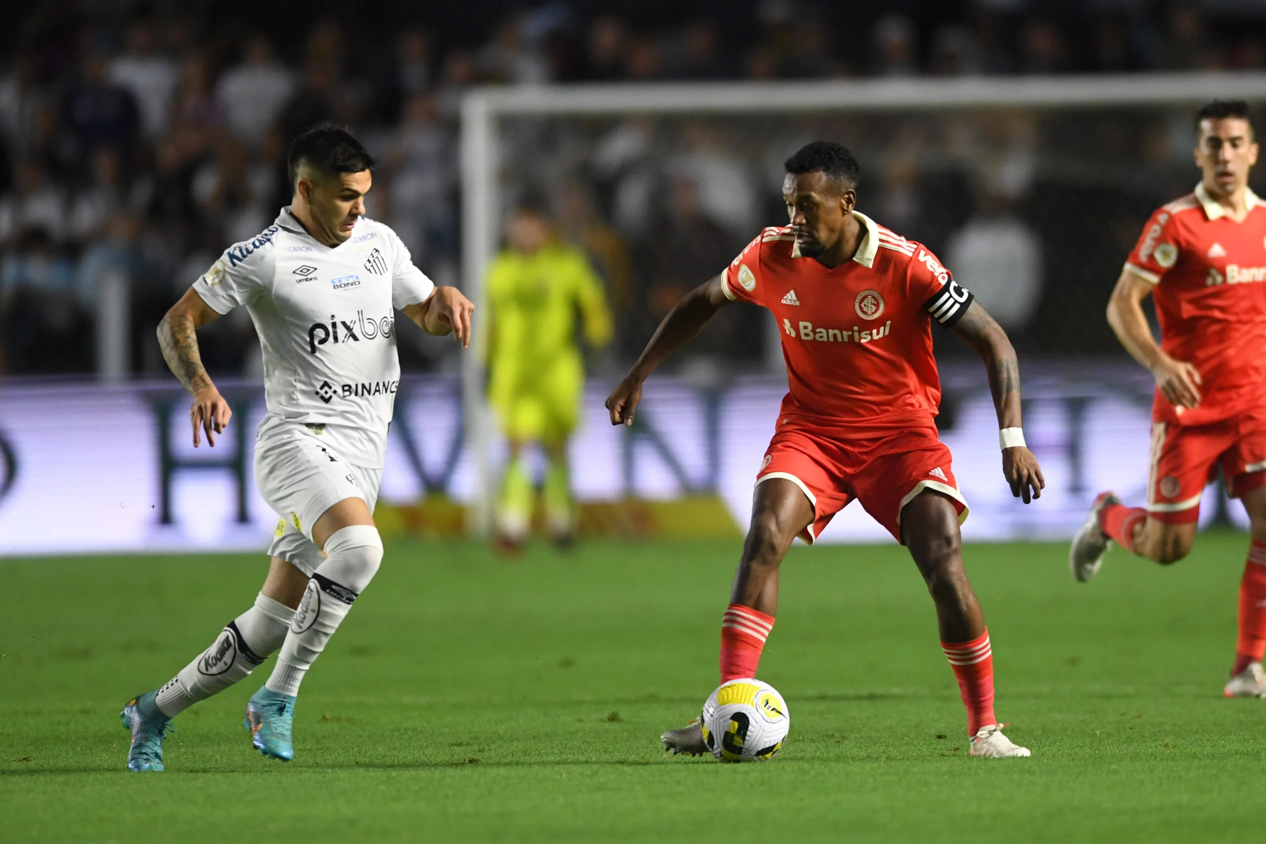 Santos cede igualdade ao Internacional na Vila Belmiro e soma 5º jogo sem vitória