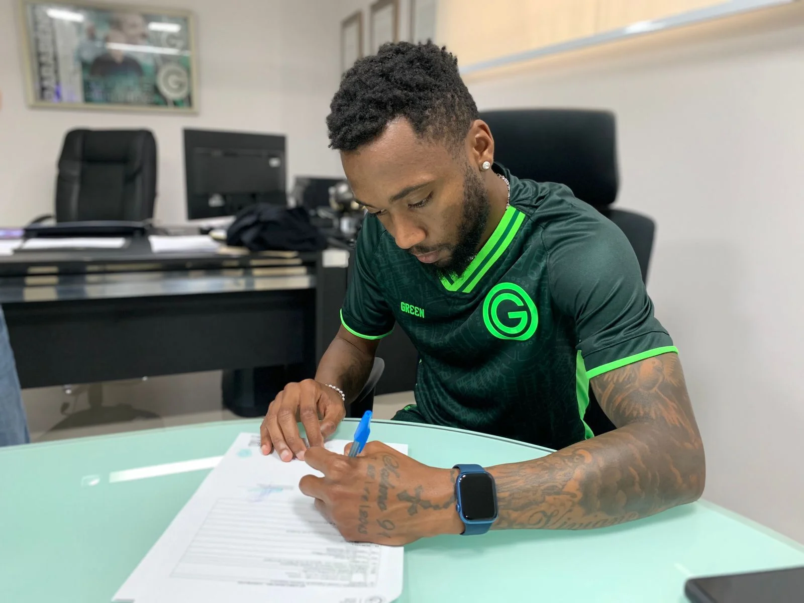 Goiás anuncia contratação de lateral esquerdo ex-América Mineiro