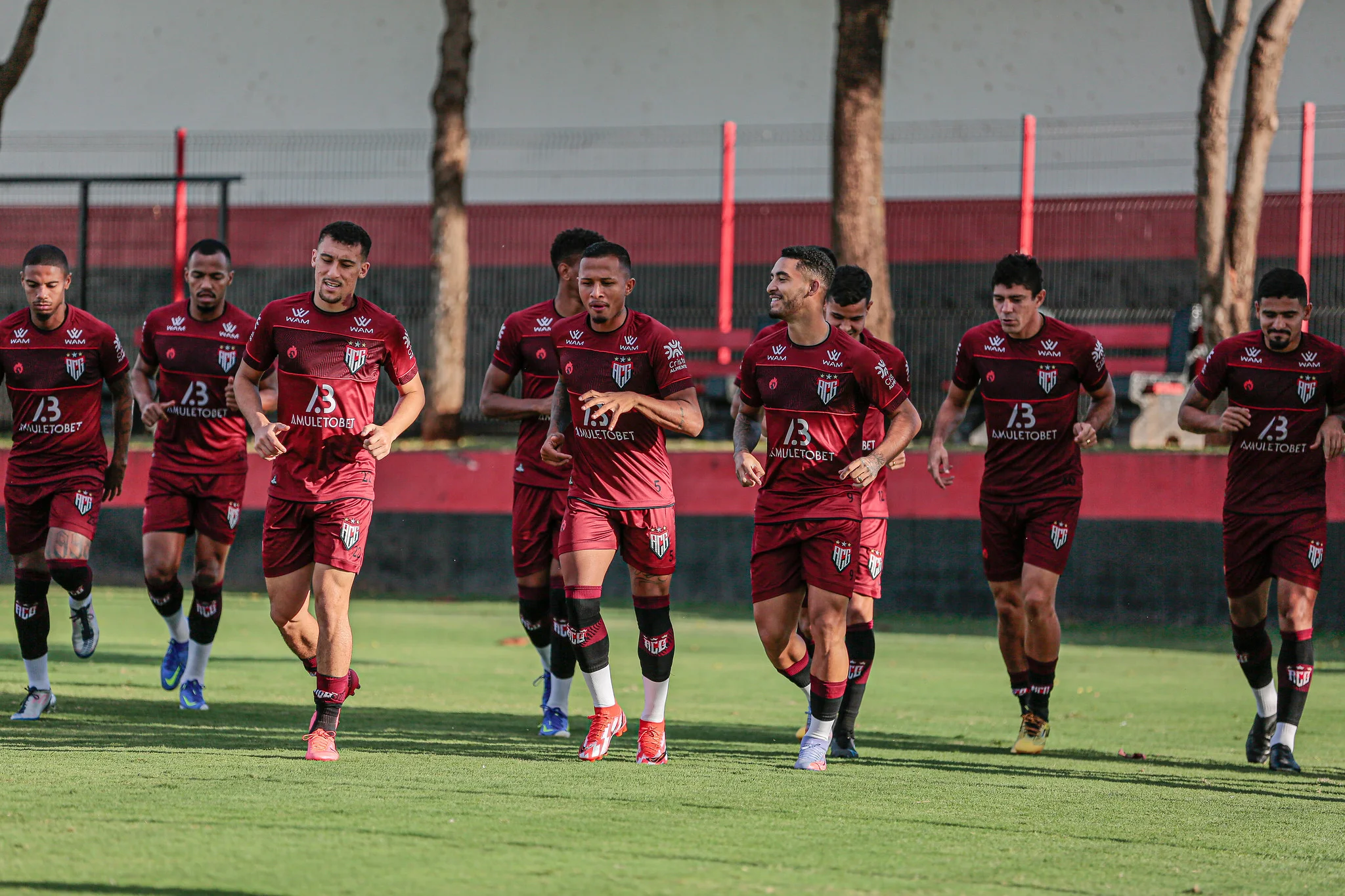 Atlético-GO encara Juventude em confronto direto para deixar Z-4 do Brasileiro