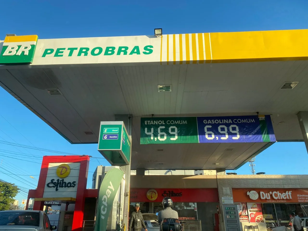 Confira dez postos de combustíveis que vendem gasolina a menos de R$ 7,00