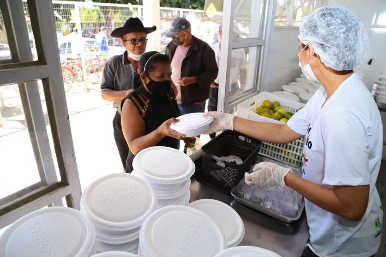 Restaurante Popular garante alimentação de mil pessoas por dia em Aparecida de Goiânia