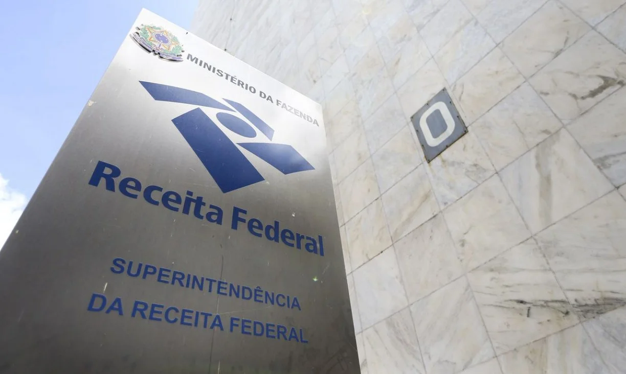 Concursos públicos para 1,7 mil vagas no INSS e na Receita Federal terão salários de até R$ 21 mil