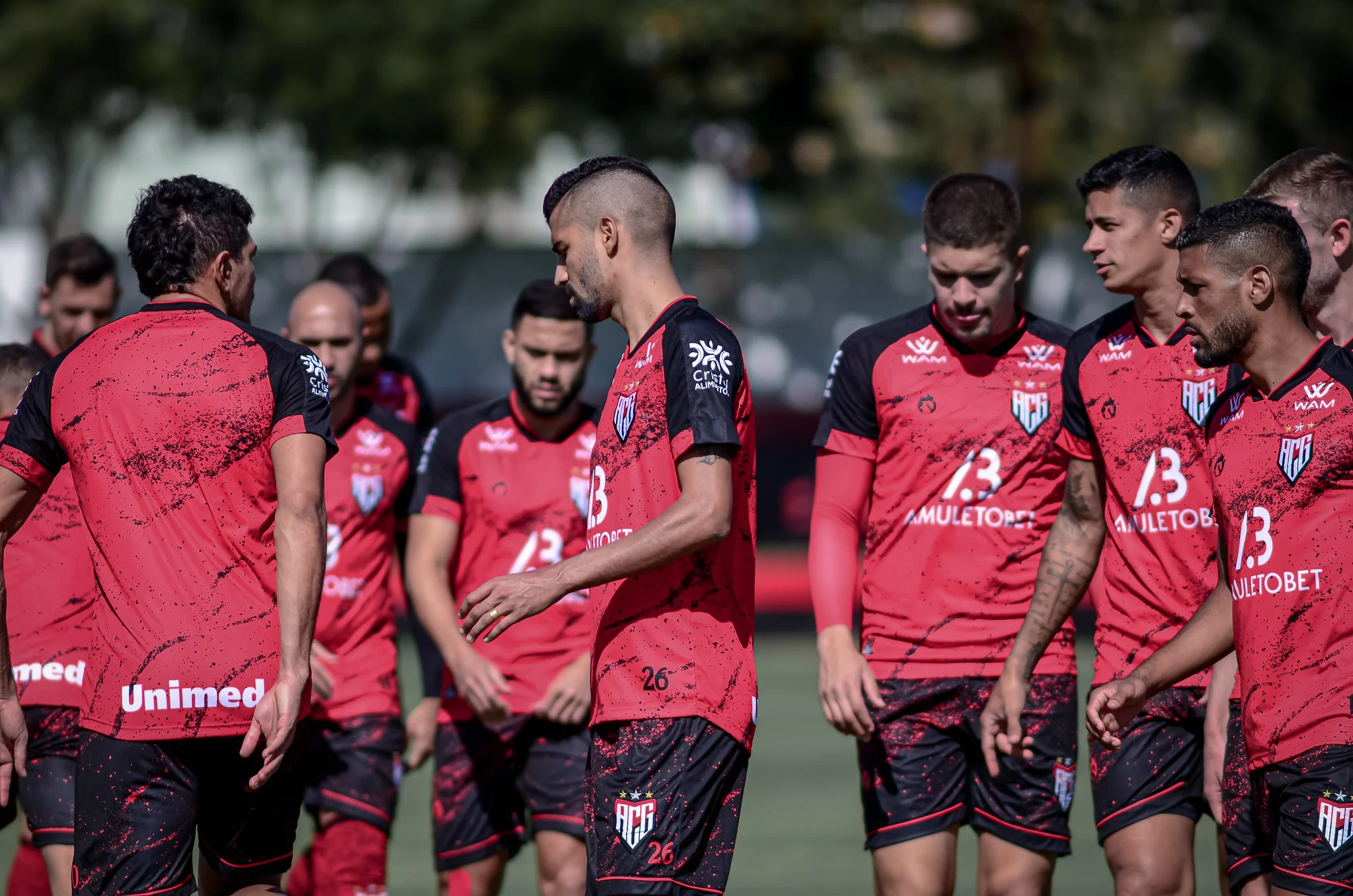 Aliviado após vitória diante do Corinthians, Atlético-GO tenta surpreender o Flamengo no RJ