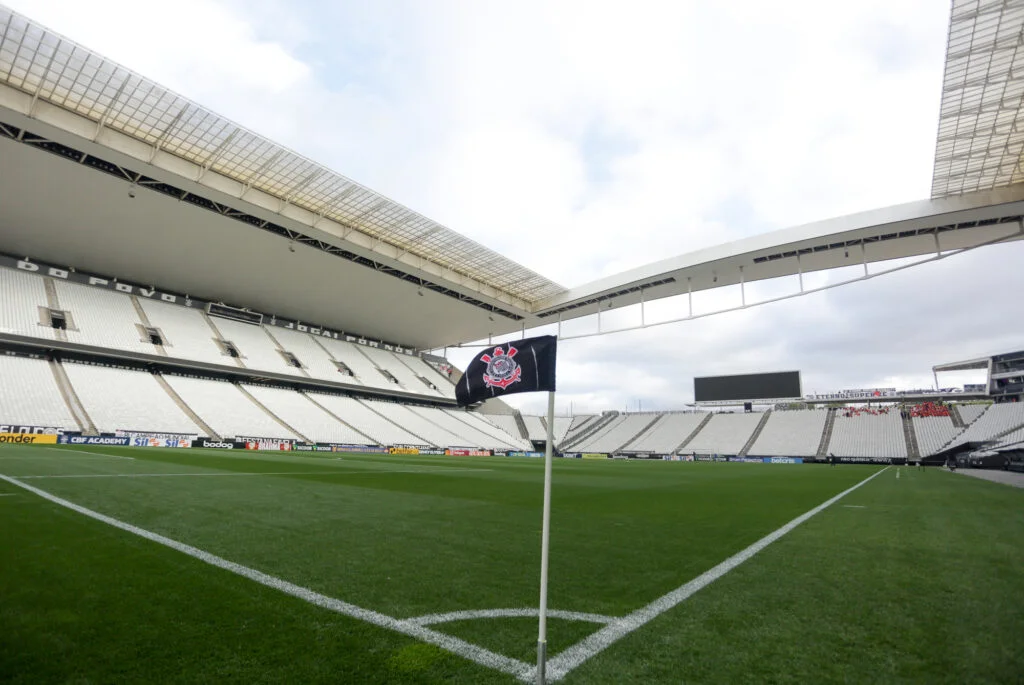 Corinthians assina com Caixa para pagar dívida de R$ 611 mi do estádio em 20 anos