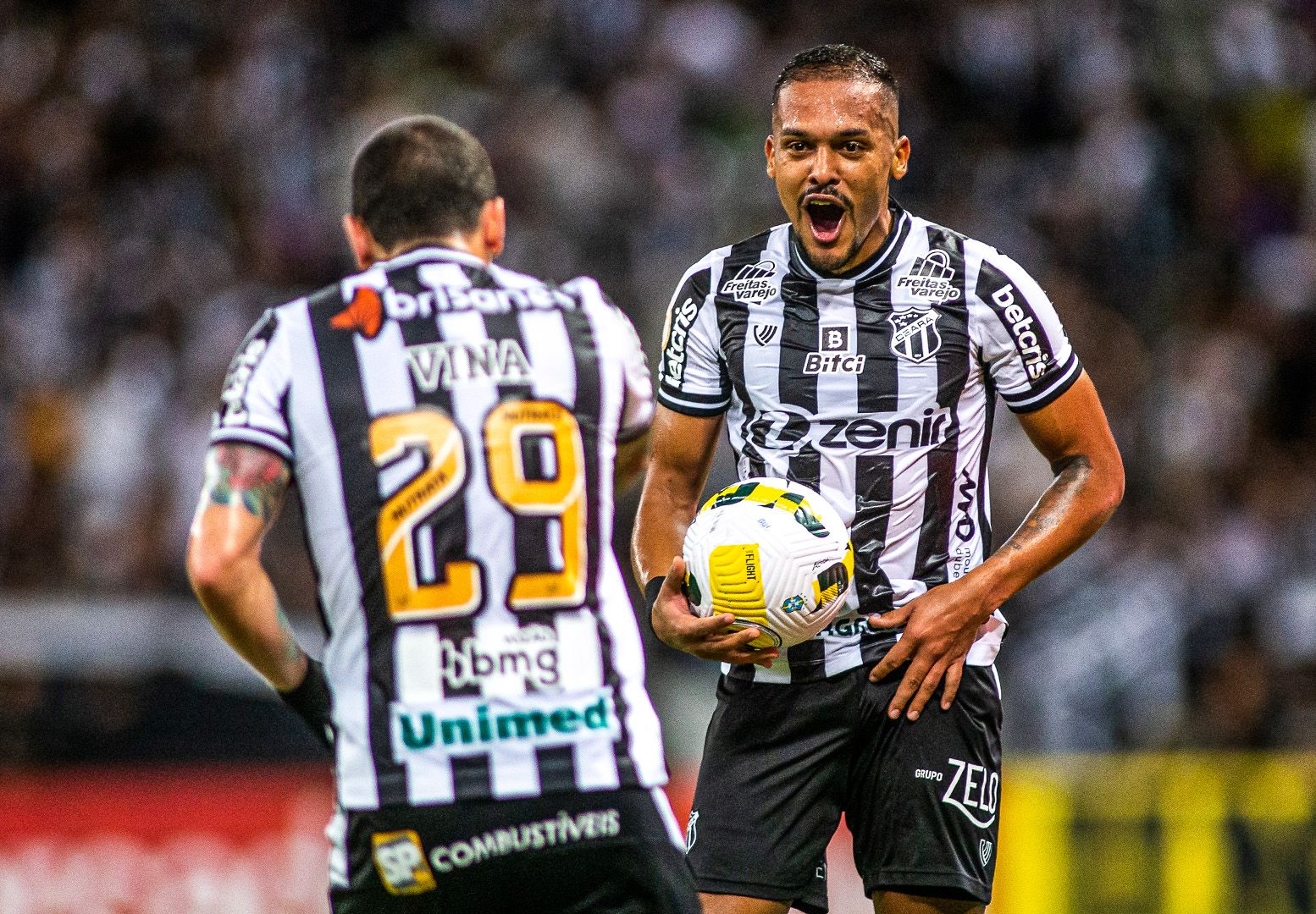 Corinthians leva virada do Ceará em noite de golaços e perde chance de ser líder