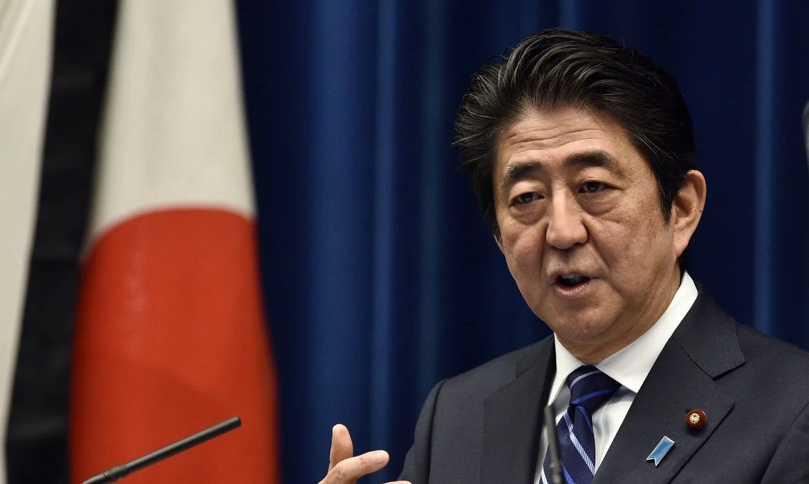 Shinzo Abe, ex-premiê do Japão, é assassinado a tiro durante ato de campanha